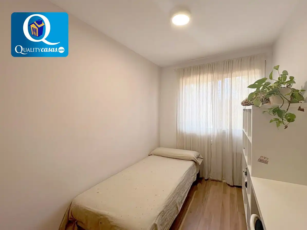 Habitación de Casa o chalet en venta en San Vicente del Raspeig / Sant Vicent del Raspeig con Aire acondicionado, Calefacción y Terraza