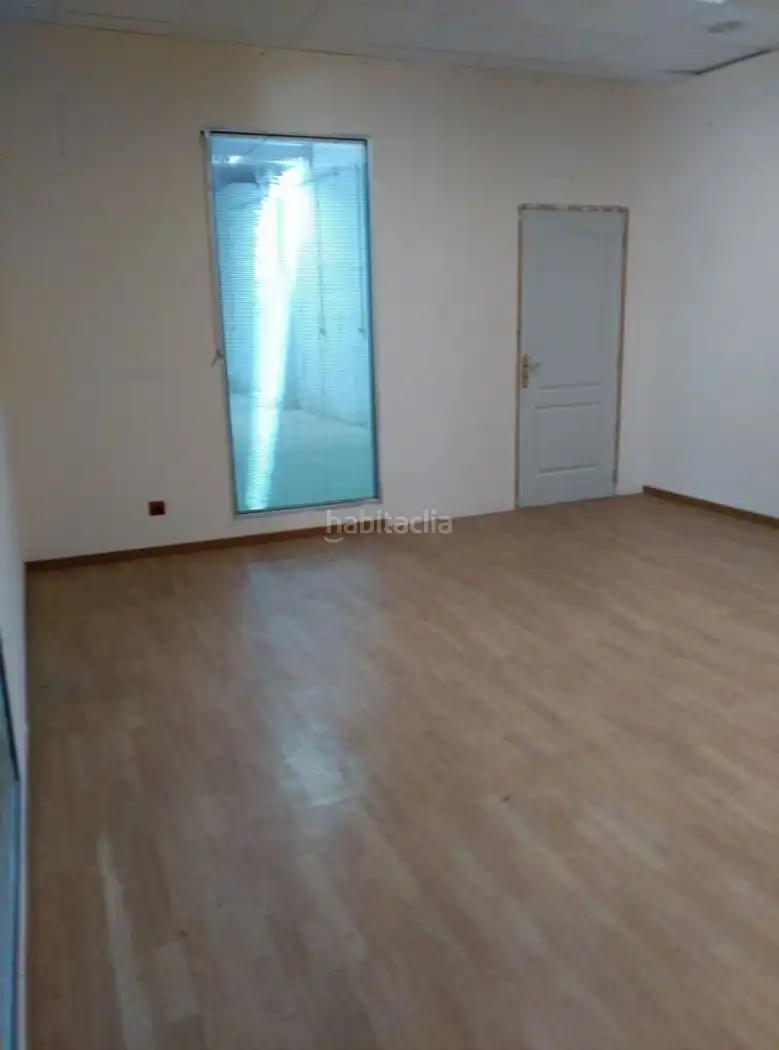 Local comercial en venta en Plaza Isabel la Católica 3