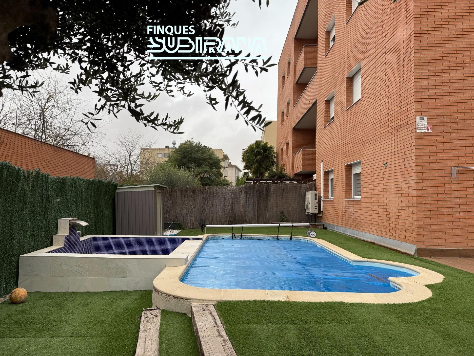 Piscina de Piso en venta en Igualada con Calefacción, Jardín privado y Parquet