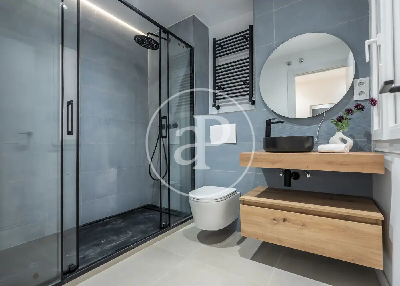 Badezimmer von Wohnung zum Verkauf in Madrid mit Klimaanlage, Heizung und Abstellraum