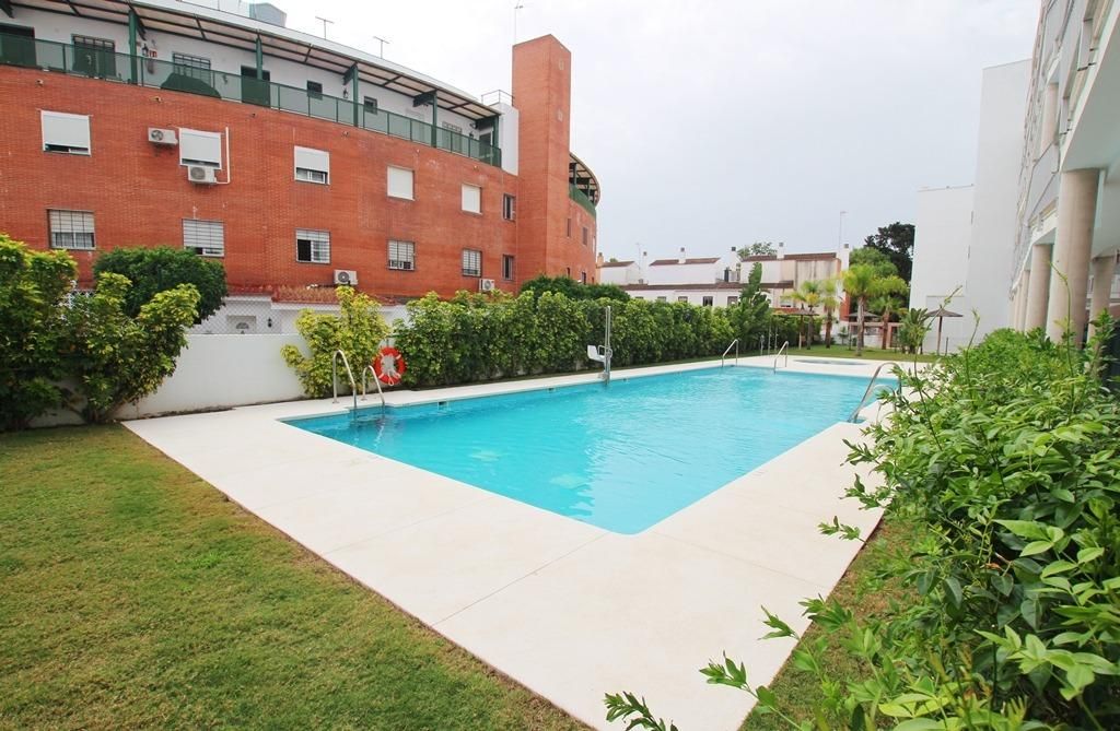 Swimming pool of Flat for sale in Jerez de la Frontera  with Air Conditioner, Heating and Private garden
