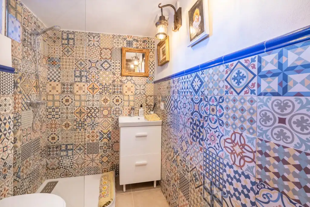 Badezimmer von Country house zum Verkauf in Andratx mit Klimaanlage, Heizung und Privatgarten