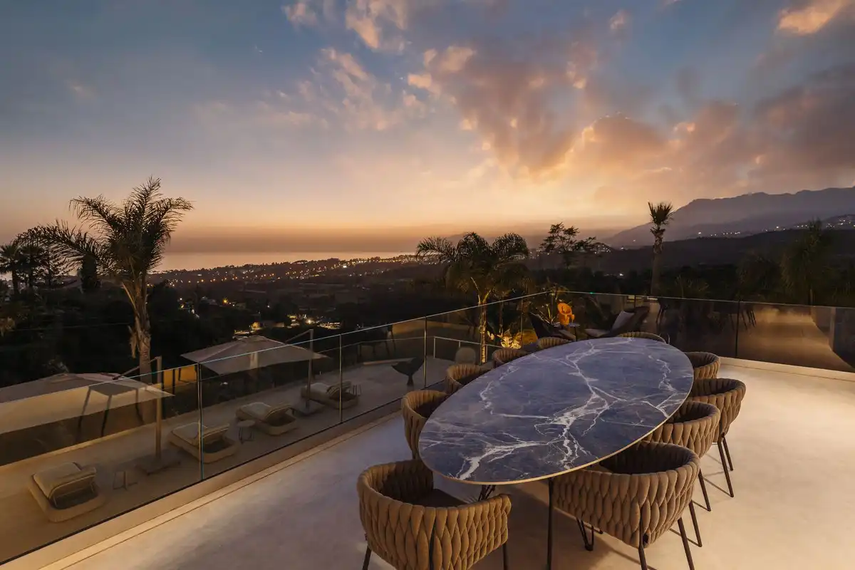 Terrassa de Casa o xalet en venda en Marbella amb Aire condicionat, Jardí privat i Terrassa