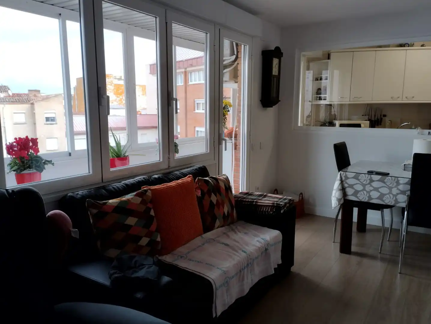 Sala d'estar de Pis en venda en  Logroño amb Aire condicionat, Calefacció i Jardí privat