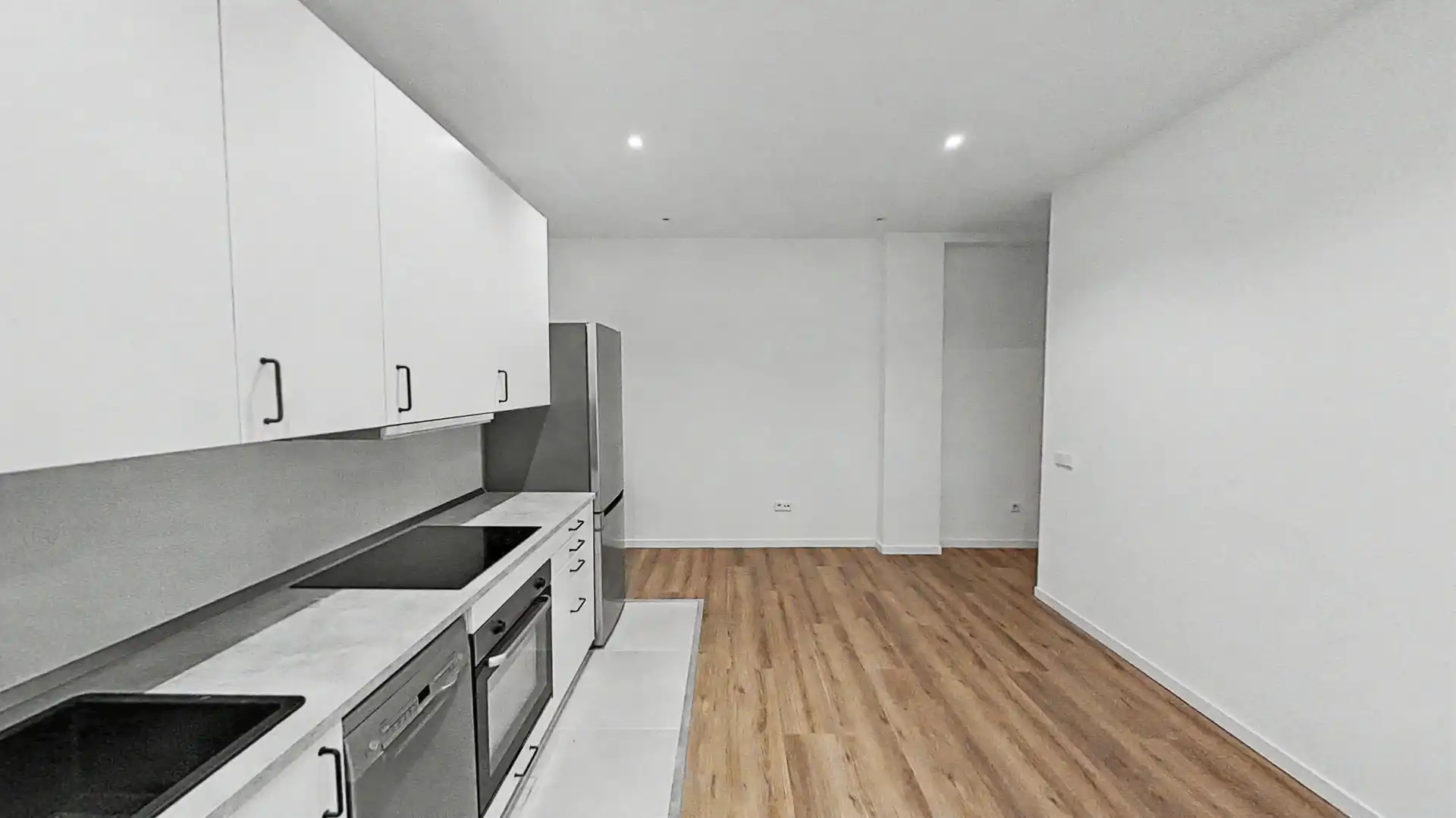 Kitchen of Flat for rent in Madrid  with Oven and Washing machine
