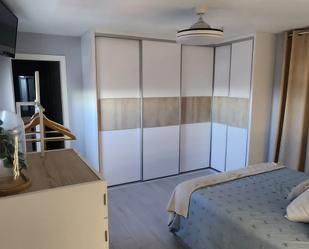 Schlafzimmer von Wohnung zum verkauf in  Jaén Capital mit Klimaanlage und Balkon