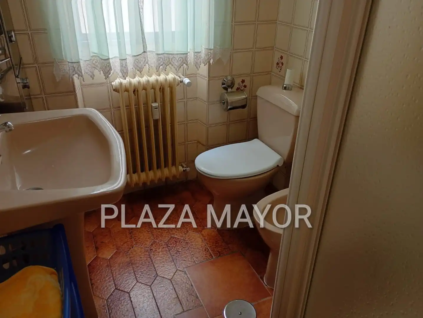 Bathroom of Flat for sale in Salamanca  with Heating, Furnished and Balcony