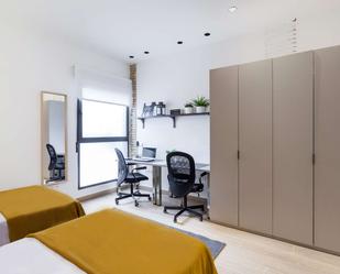 Bedroom of Study to share in  Valencia Capital  with Air Conditioner and Terrace