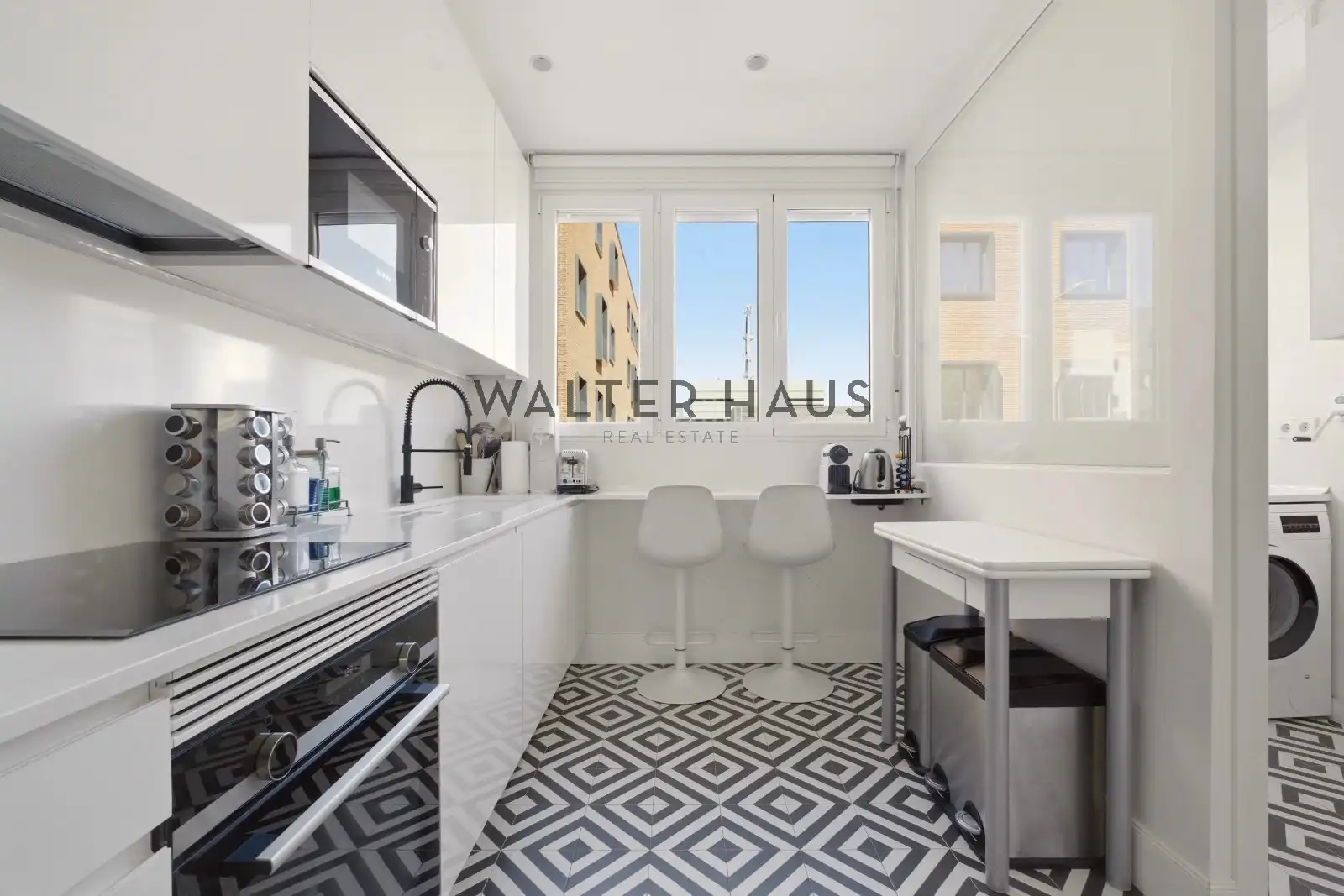 Kitchen of Flat for sale in  Madrid Capital  with Air Conditioner, Heating and Oven