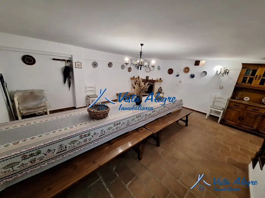 Casa adosada en venda en Anguciana amb Calefacció, Jardí privat i Traster