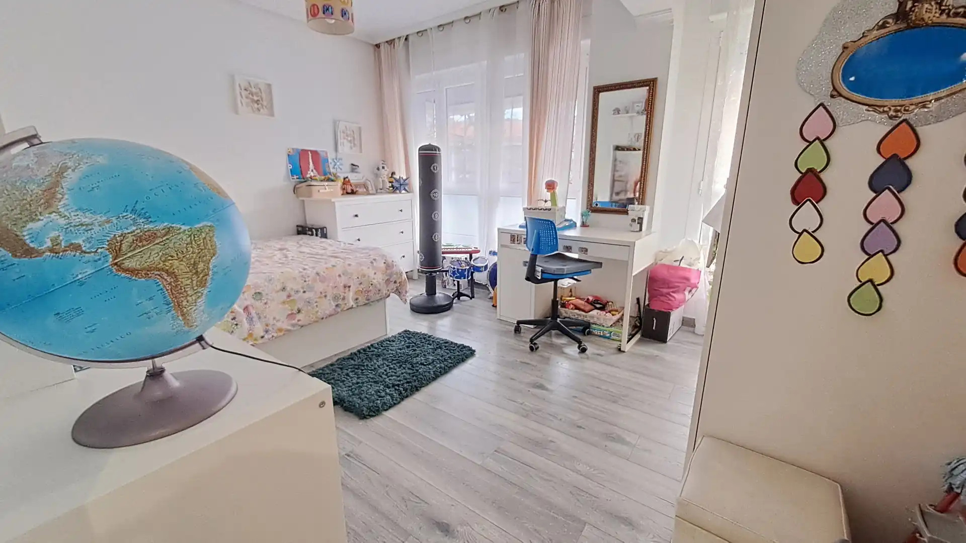 Schlafzimmer von Wohnung zum Verkauf in Bilbao  mit Heizung und Möbliert
