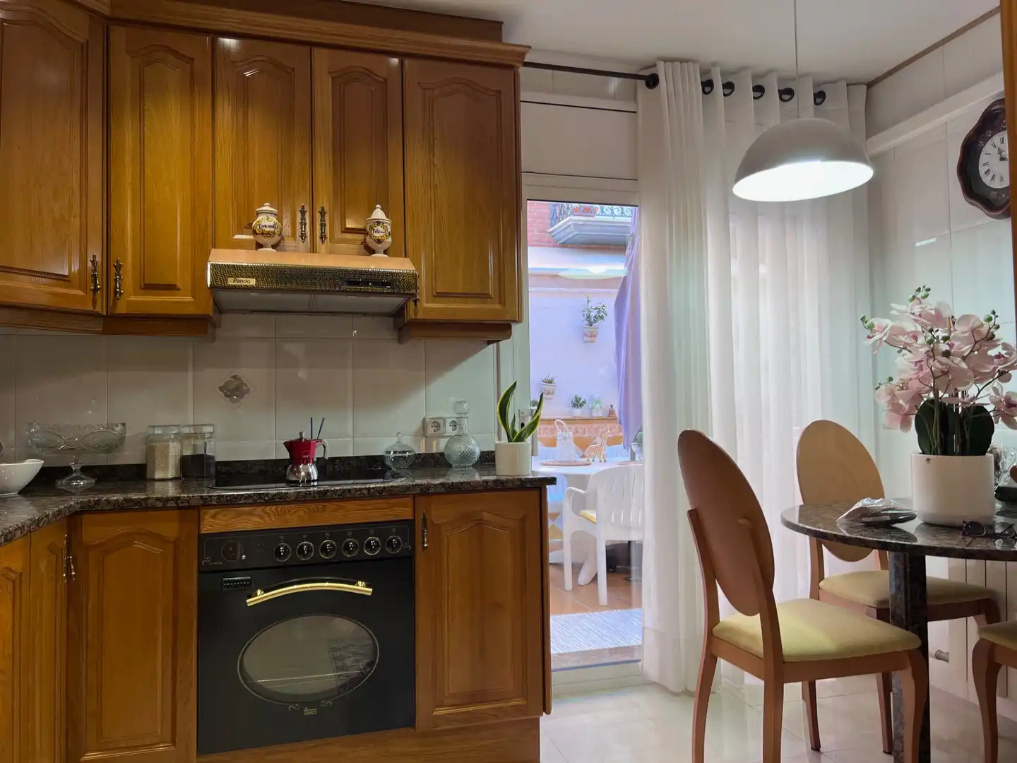 Cuina de Casa adosada en venda en Premià de Mar amb Aire condicionat, Calefacció i Terrassa