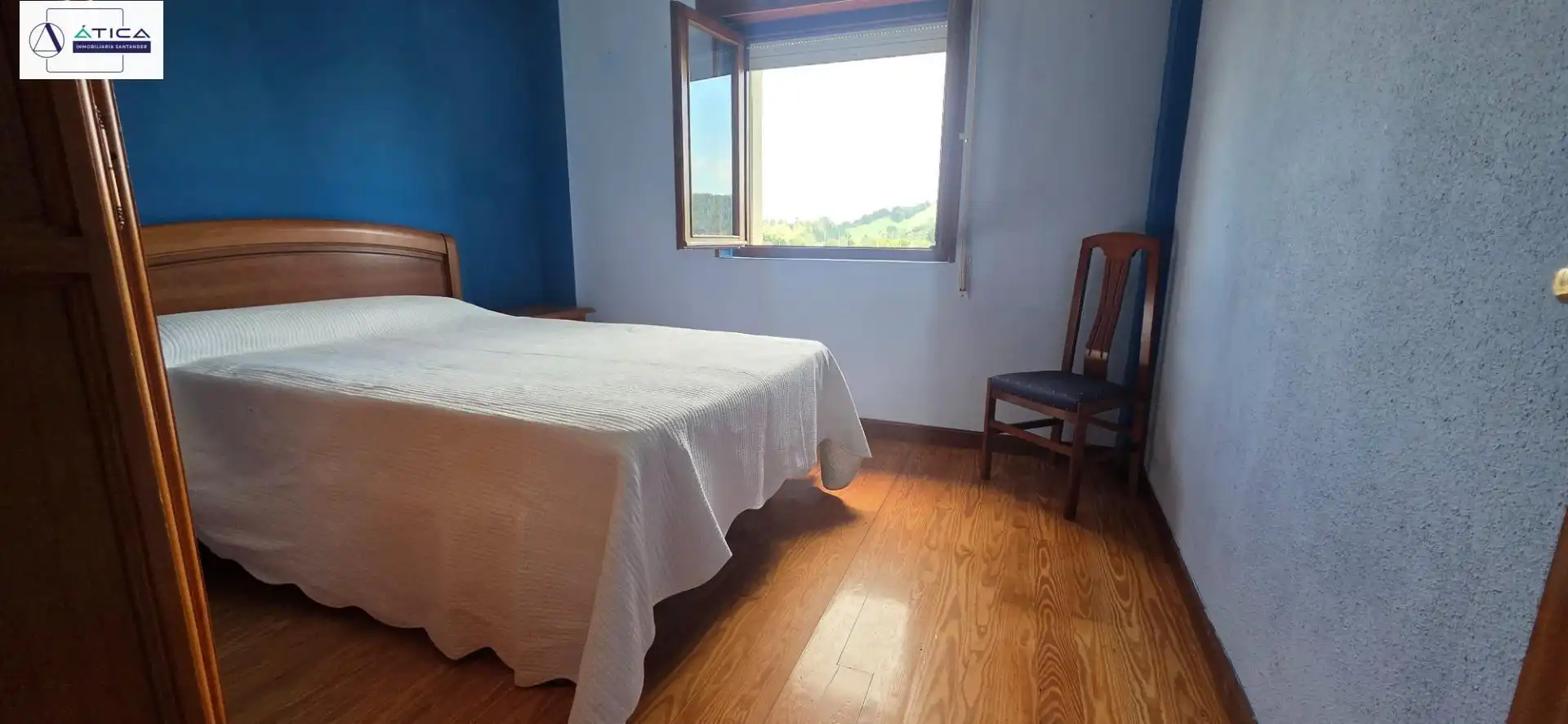 Habitación de Finca rústica en venta en Bárcena de Cicero con Jardín privado y Amueblado