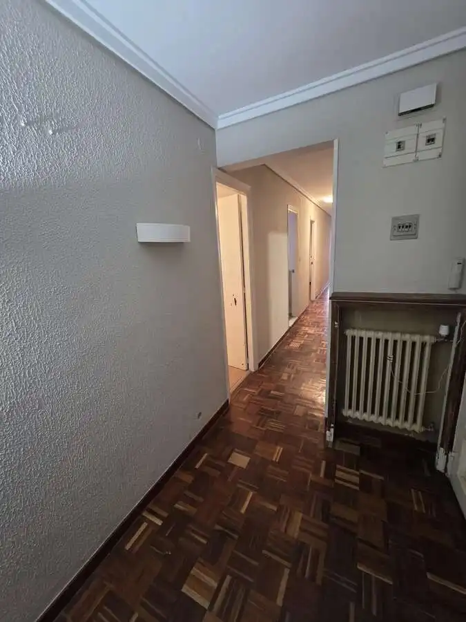 Piso en venta en Avilés con Calefacción, Terraza y Trastero