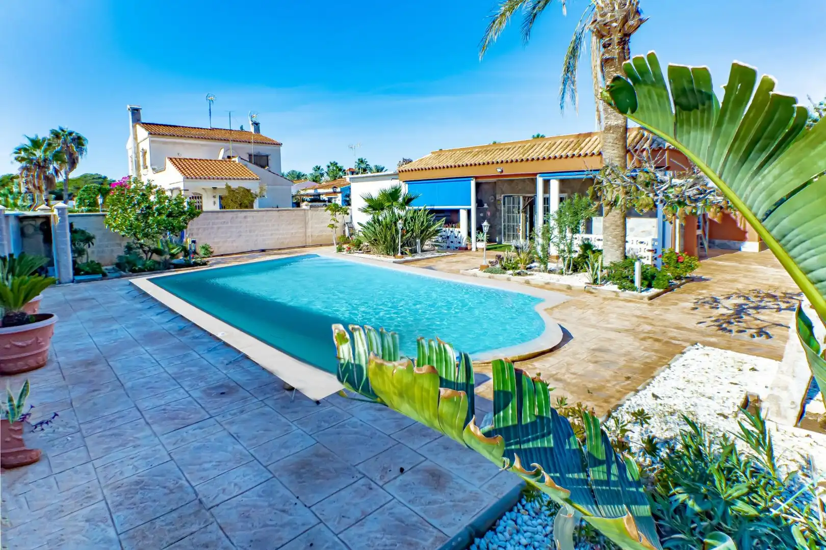 Piscina de Casa o chalet en venta en Roquetas de Mar con Aire acondicionado, Calefacción y Jardín privado