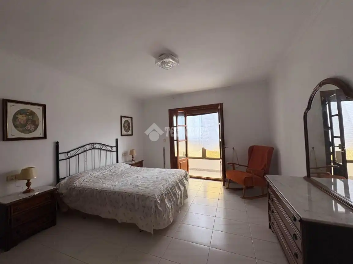 Habitación de Casa adosada en venta en Ardales con Amueblado y Balcón