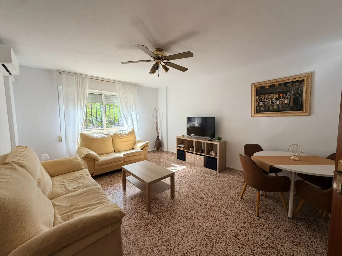 Sala de estar de Piso de alquiler en Cartagena con Aire acondicionado, Terraza y Amueblado