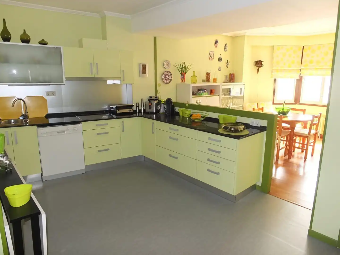 Küche von Wohnung zum Verkauf in Ponferrada mit Heizung, Terrasse und Abstellraum