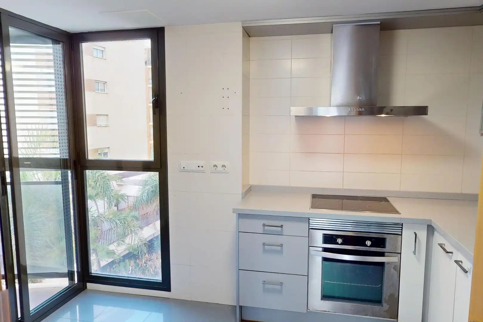 Küche von Wohnung zum Verkauf in Valencia mit Klimaanlage, Parkett und Gemeinschaftspool