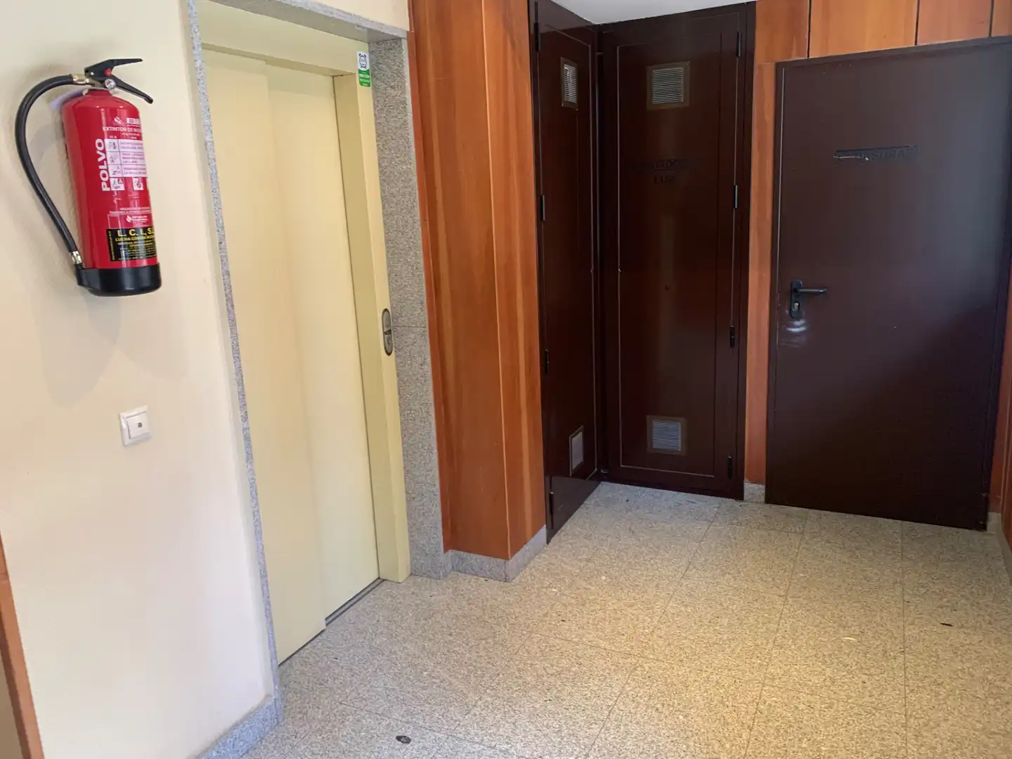 Flat for rent in Madrid  with Air Conditioner, Storage room and Oven