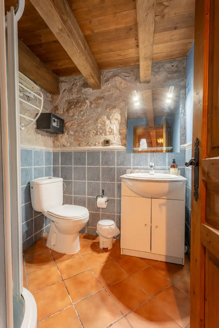 Bathroom of Houses for sale in Montblanc  with Air Conditioner, Heating and Private garden