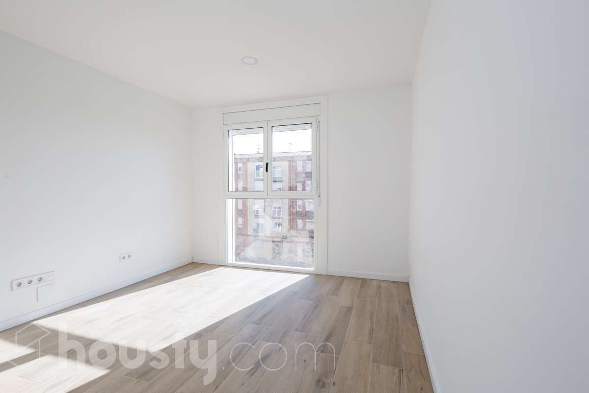 Bedroom of Flat for sale in Sabadell