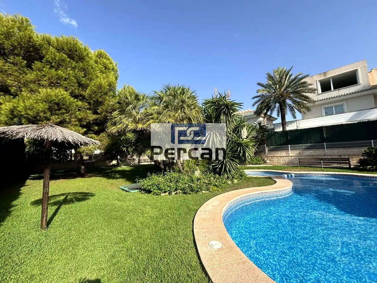 Piscina de Casa o chalet en venta en El Campello con Aire acondicionado, Calefacción y Jardín privado