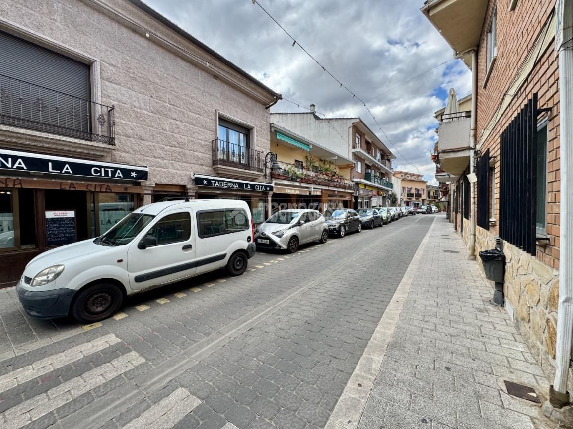 Exterior view of Flat for sale in Moralzarzal  with Heating and Terrace
