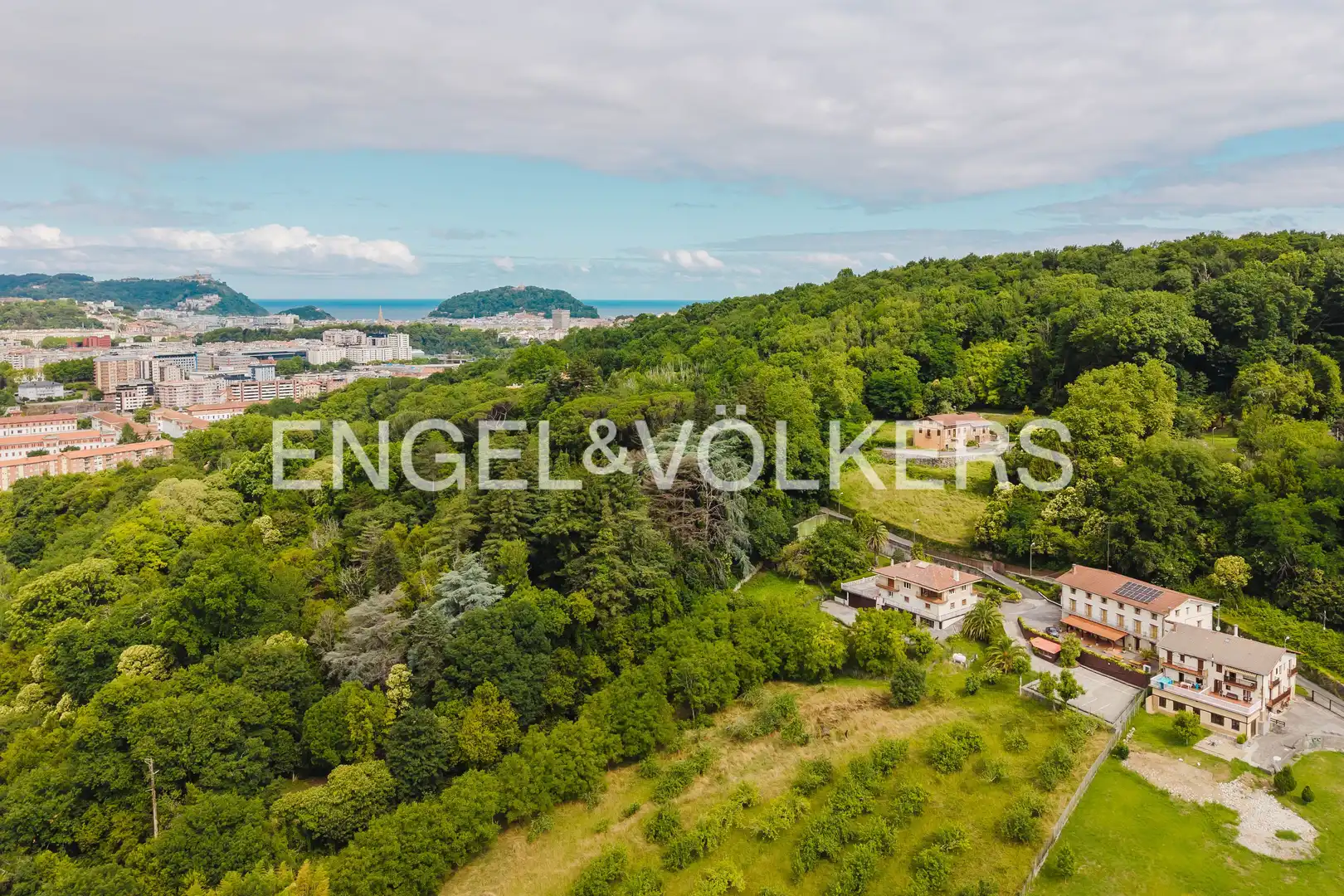 Houses for sale in Donostia - San Sebastián   with Air Conditioner, Heating and Private garden
