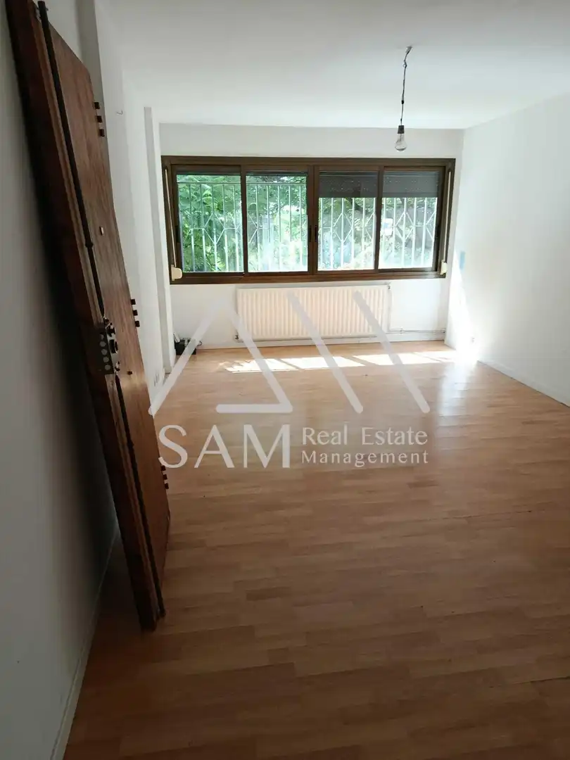 Habitación de Planta baja en venta en Barcelona con Calefacción