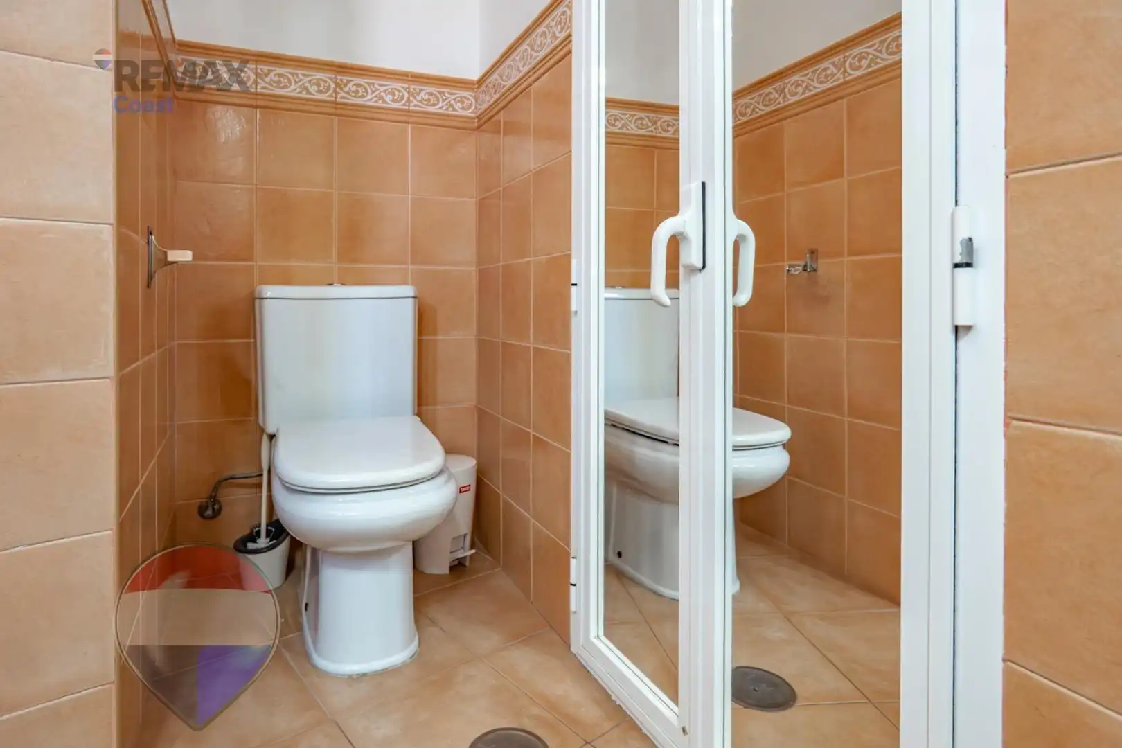 Bany de Casa o xalet en venda en Rincón de la Victoria amb Aire condicionat, Jardí privat i Piscina