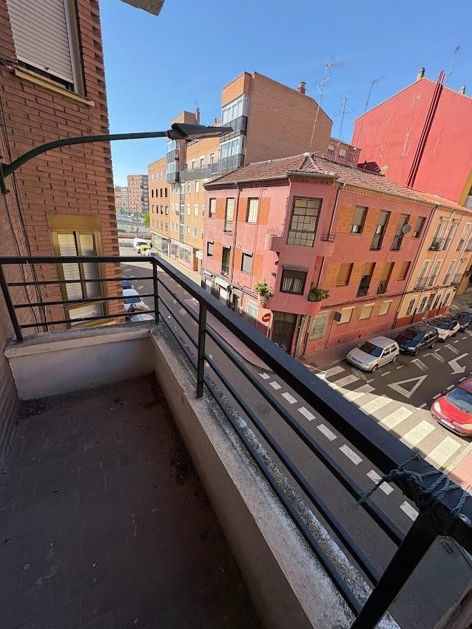 Vista exterior de Piso en venta en Valladolid Capital con Calefacción y Terraza