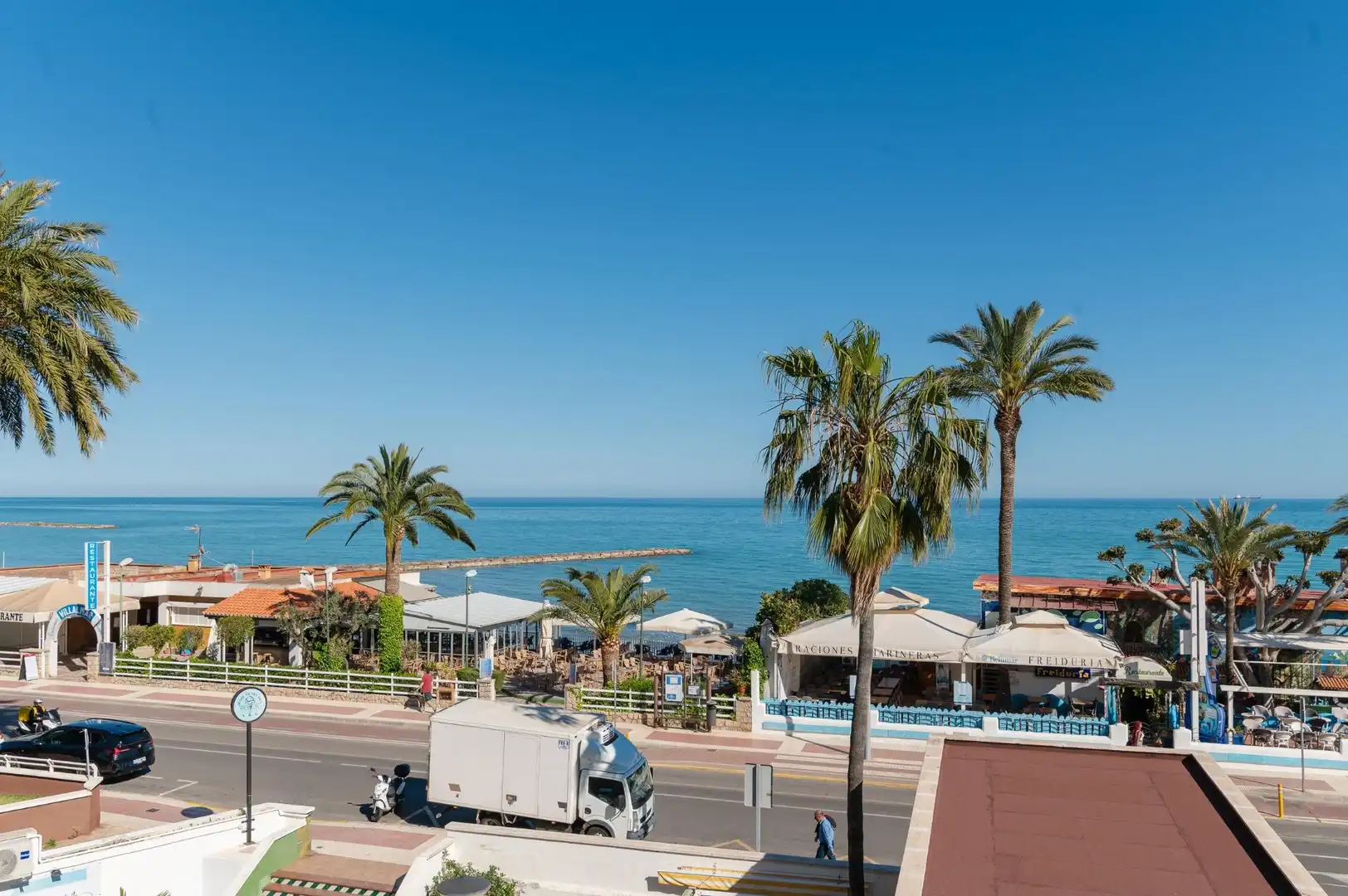 Außenansicht von Wohnungen zum Verkauf in Benicasim / Benicàssim mit Klimaanlage, Heizung und Privatgarten