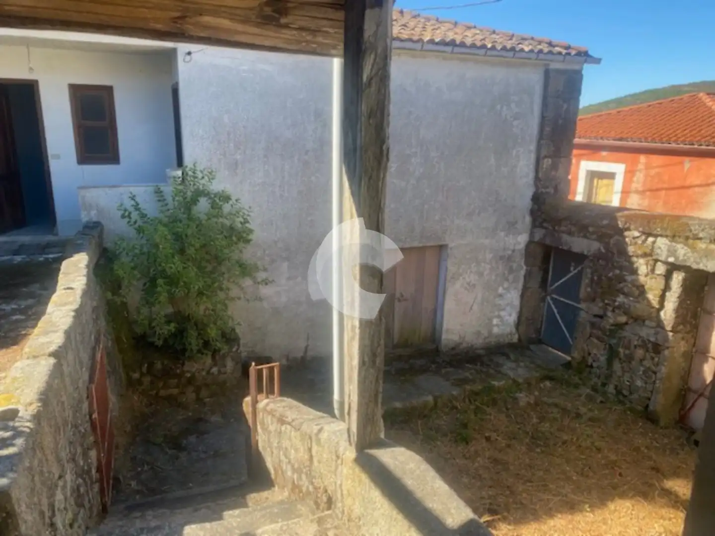 Casa amb jardí en venda a Entrimo, imagen 3