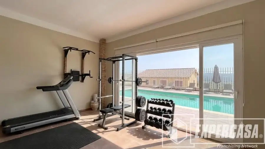 Piscina de Casa o chalet en venta en L'Énova con Calefacción, Terraza y Trastero