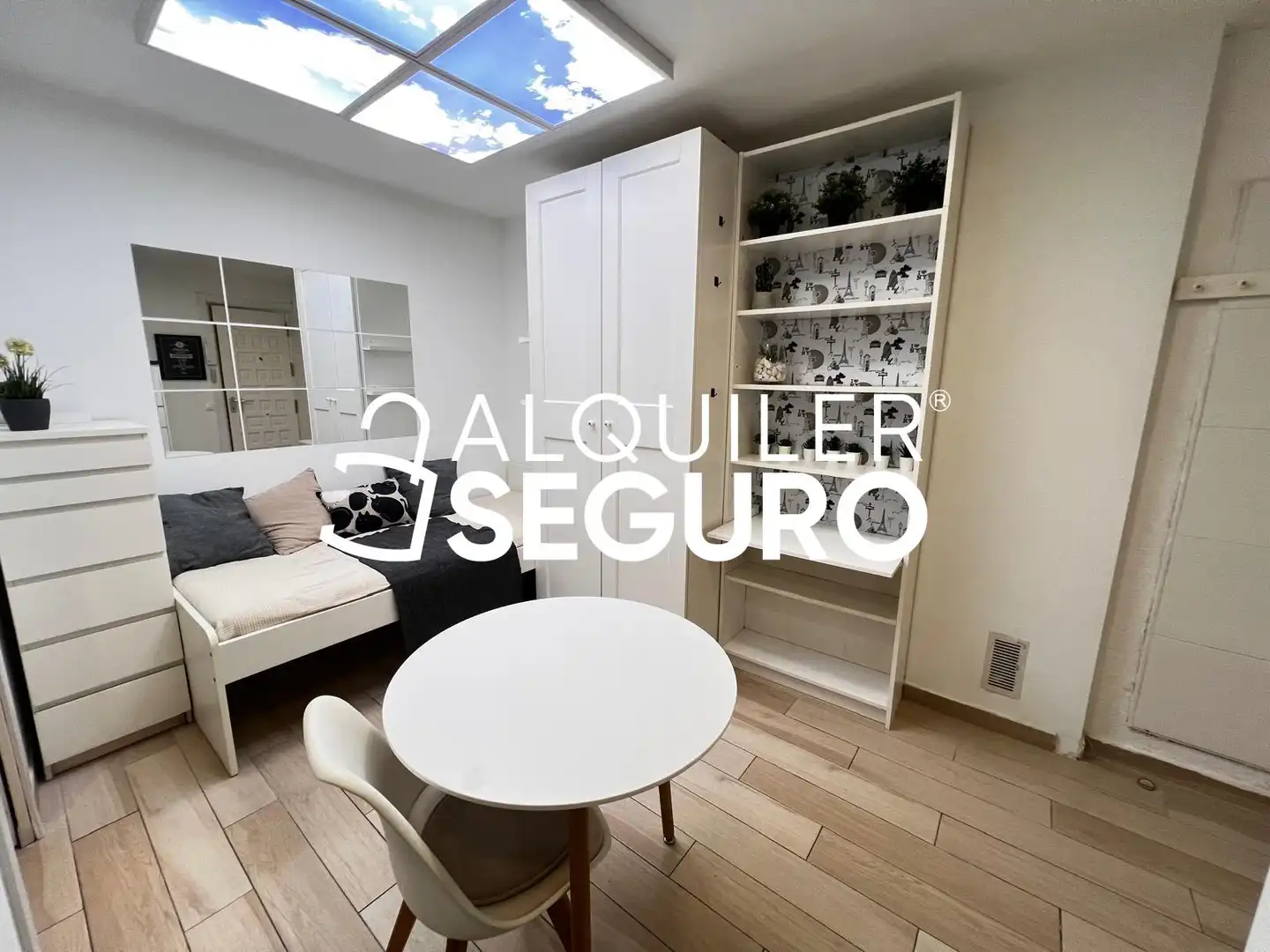 Schlafzimmer von Wohnung zur Miete in Barrio de Salamanca