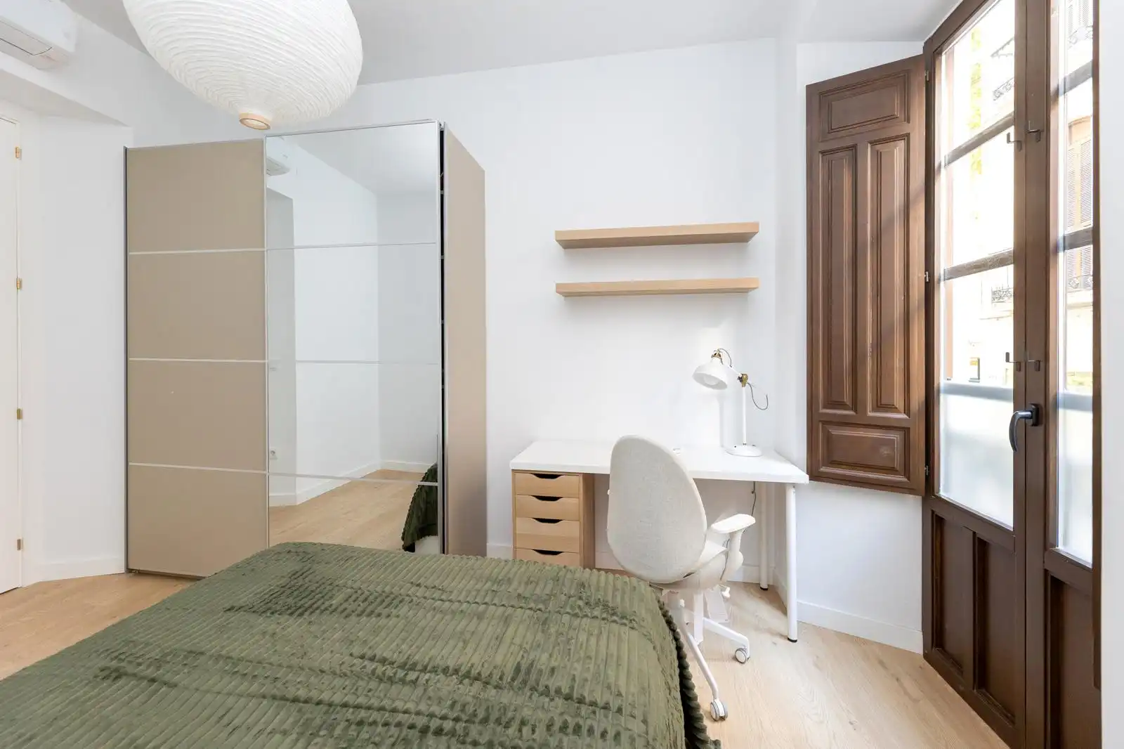 Bedroom of Apartments for rent in Granada  with Air Conditioner, Heating and Parquet flooring