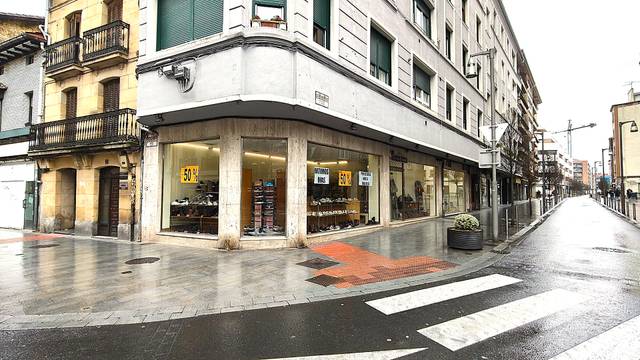 Local comercial en Alquiler en Montevideo Etorbidea, 1 en Durango