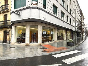 Business premises to rent in Montevideo Etorbidea 1