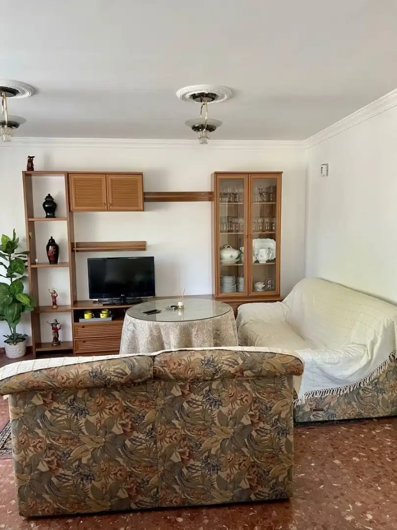 Casa amb terrassa en venda a Avenida de la Estacion