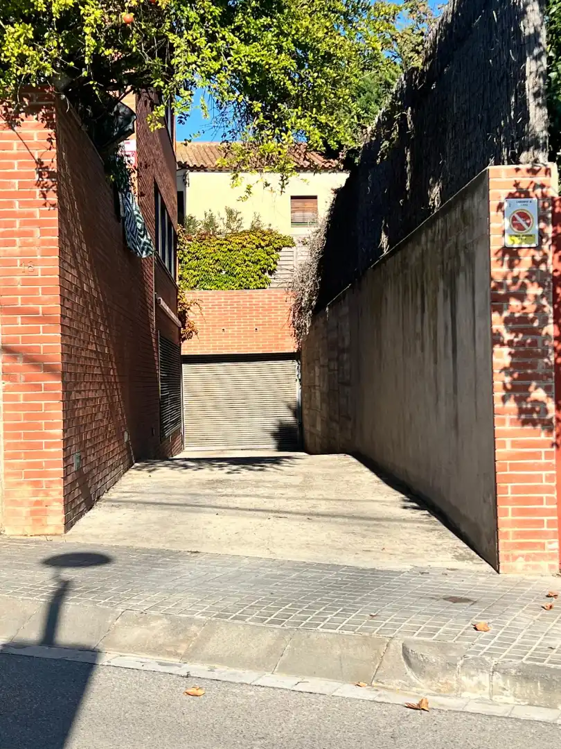 Vista exterior de Garaje en venta en Tiana