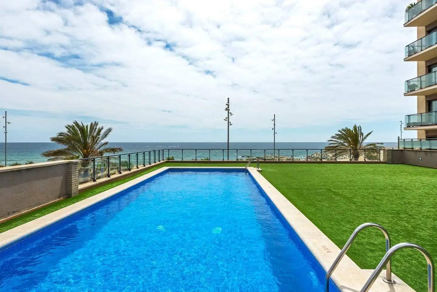 Piscina de Piso en venta en Badalona con Aire acondicionado, Calefacción y Terraza