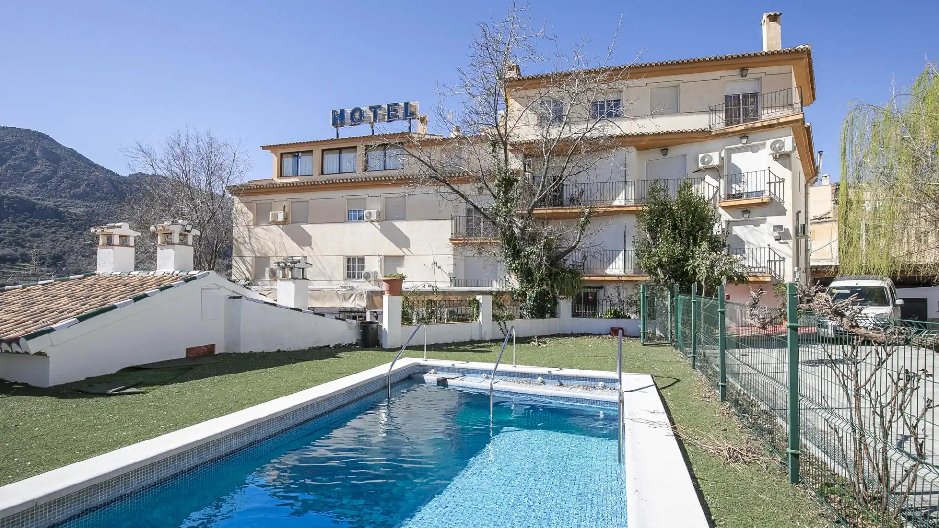 Swimming pool of Building for sale in Güéjar Sierra