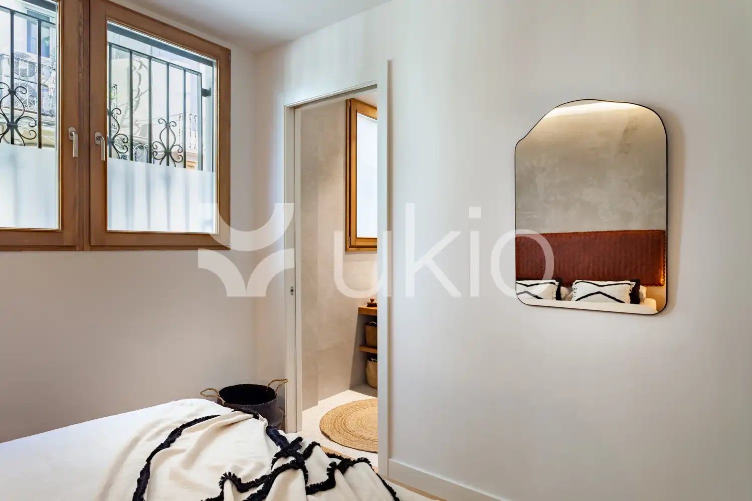 Dormitori de Apartament de lloguer en Barcelona amb Aire condicionat, Calefacció i Terrassa