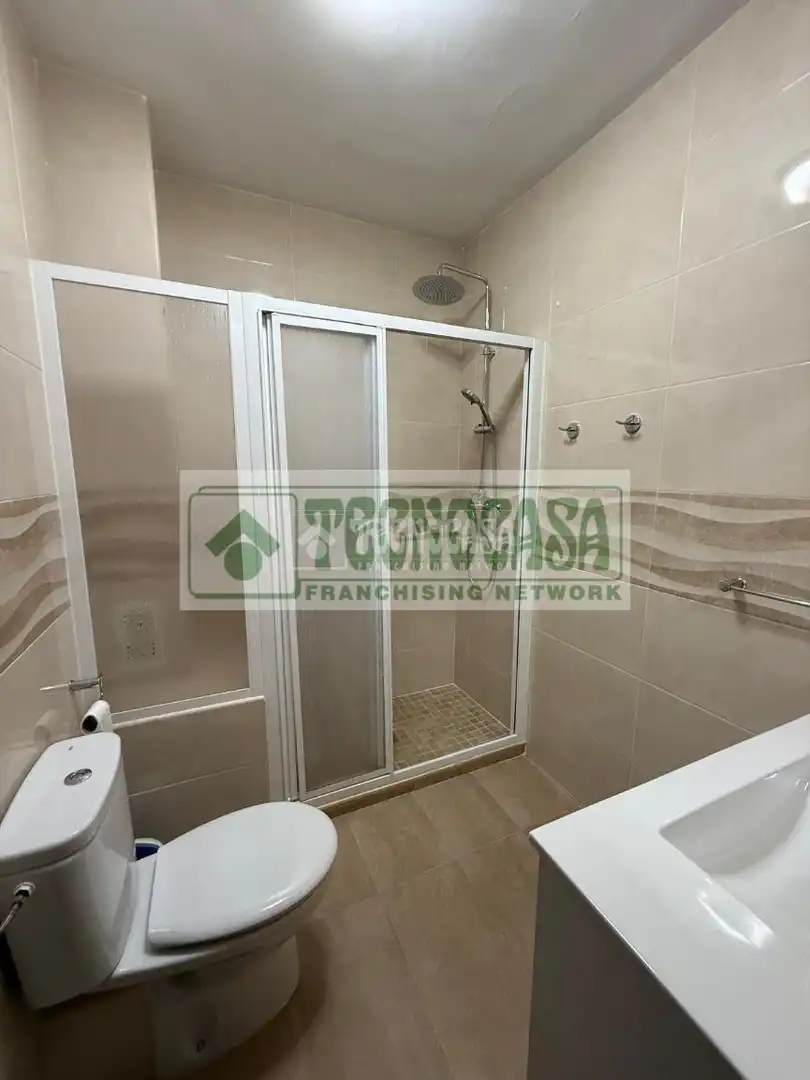 Bathroom of Flat for sale in Ronda  with Air Conditioner, Parquet flooring and Balcony