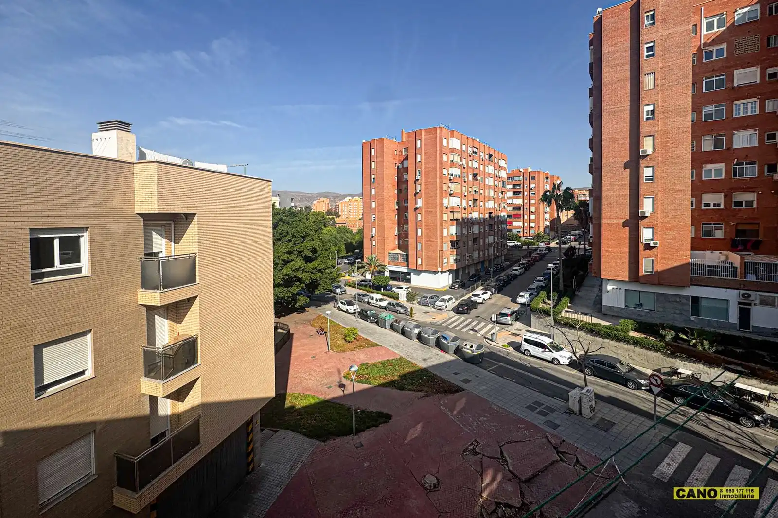 Vista exterior de Pis en venda en Almería