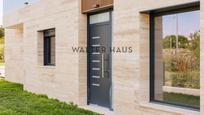 Exterior view of Single-family semi-detached for sale in Sant Feliu de Guíxols  with Air Conditioner, Heating and Private garden