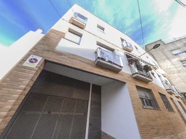 Aparcament amb ascensor en venda a C/ Llobregat