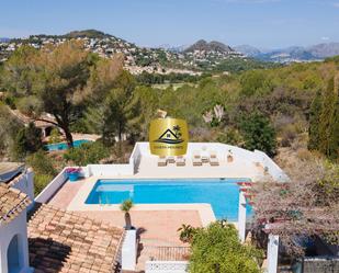 Piscina de Finca rústica en venda en Dénia amb Aire condicionat, Calefacció i Jardí privat