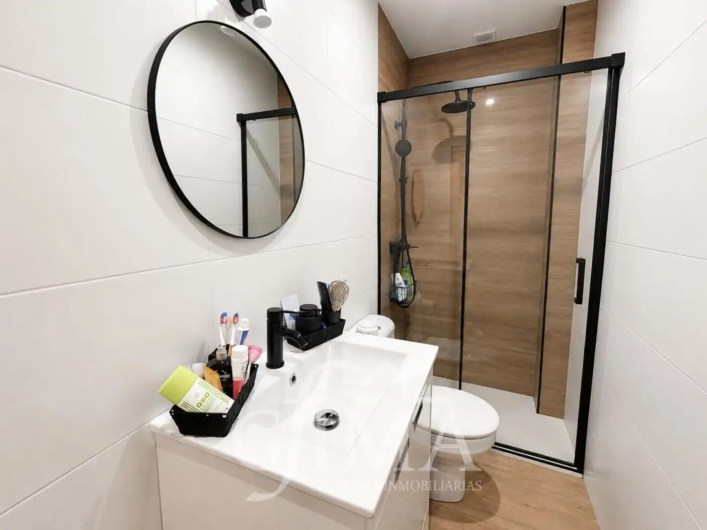 Baño de Casa adosada en venta en Tomelloso con Calefacción, Trastero y Amueblado